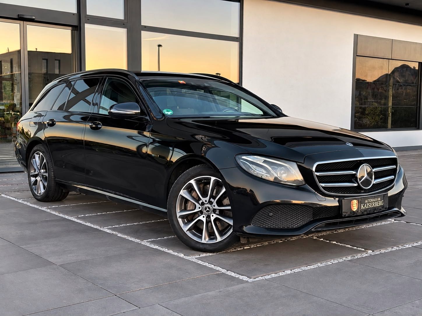 Mercedes-Benz E 300 – Bild 2
